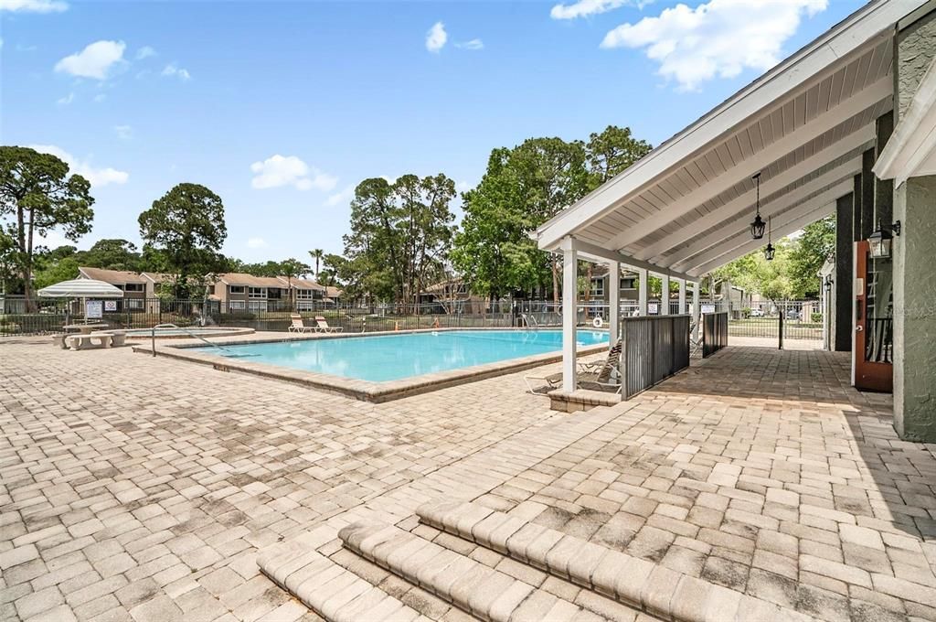 For Sale: $159,900 (2 beds, 1 baths, 999 Square Feet)