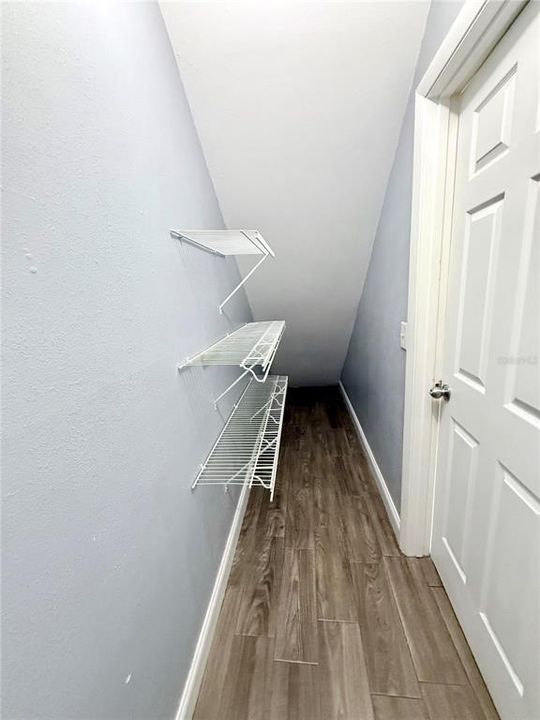 For Sale: $159,900 (2 beds, 1 baths, 999 Square Feet)