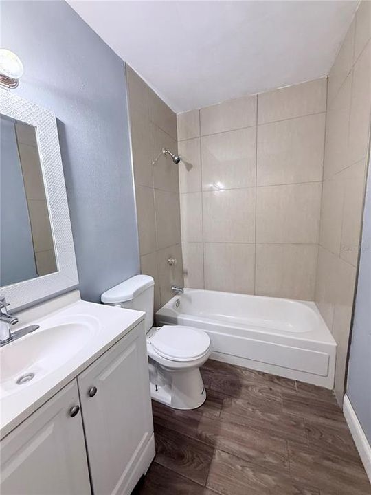 For Sale: $159,900 (2 beds, 1 baths, 999 Square Feet)