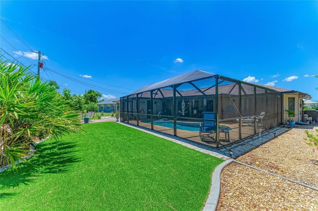 На продажу: $429,900 (3 спален, 2 ванн, 2015 Квадратных фут)