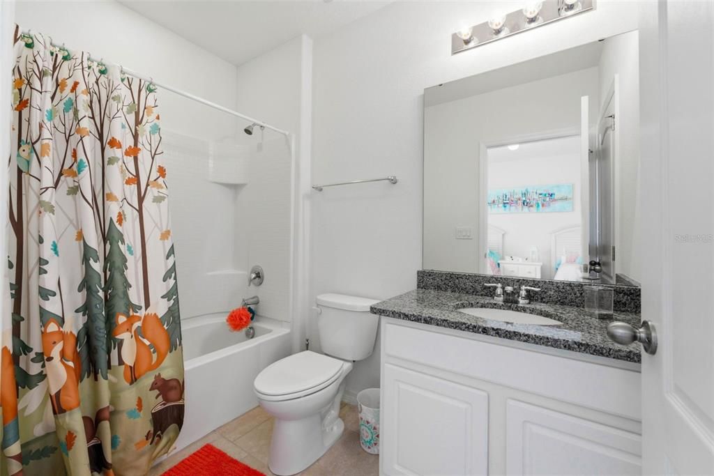 En Venta: $409,900 (5 camas, 5 baños, 2460 Pies cuadrados)