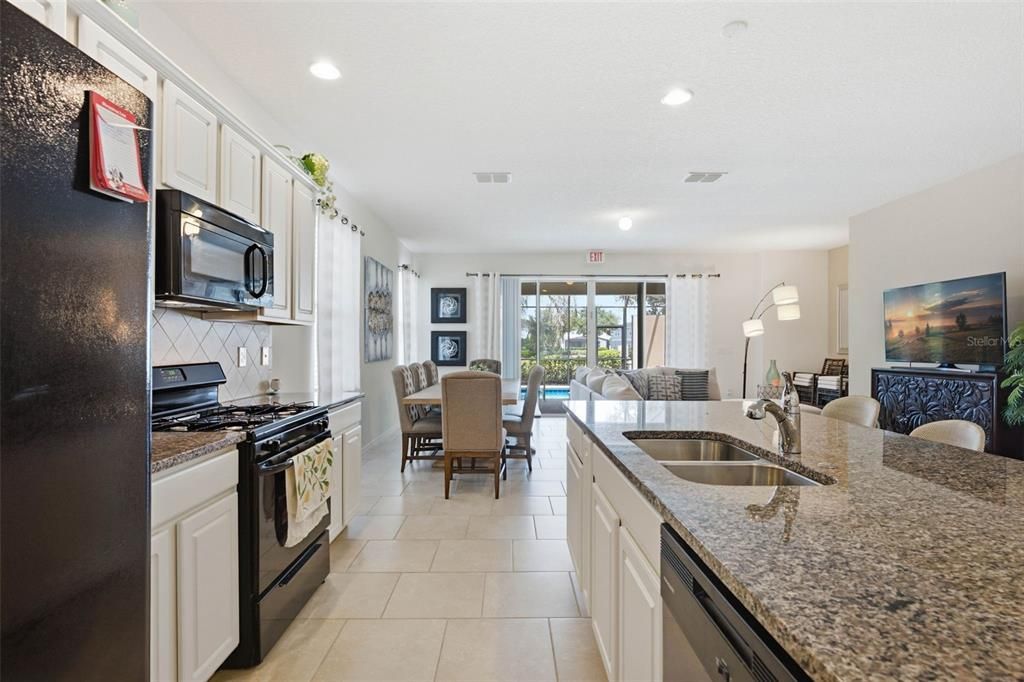 En Venta: $409,900 (5 camas, 5 baños, 2460 Pies cuadrados)