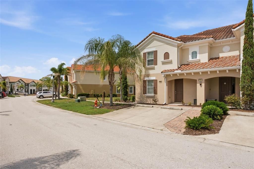 En Venta: $409,900 (5 camas, 5 baños, 2460 Pies cuadrados)