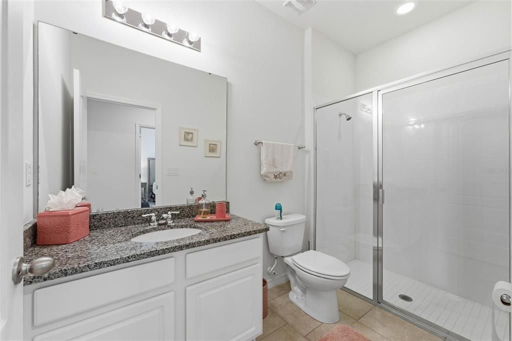 En Venta: $409,900 (5 camas, 5 baños, 2460 Pies cuadrados)