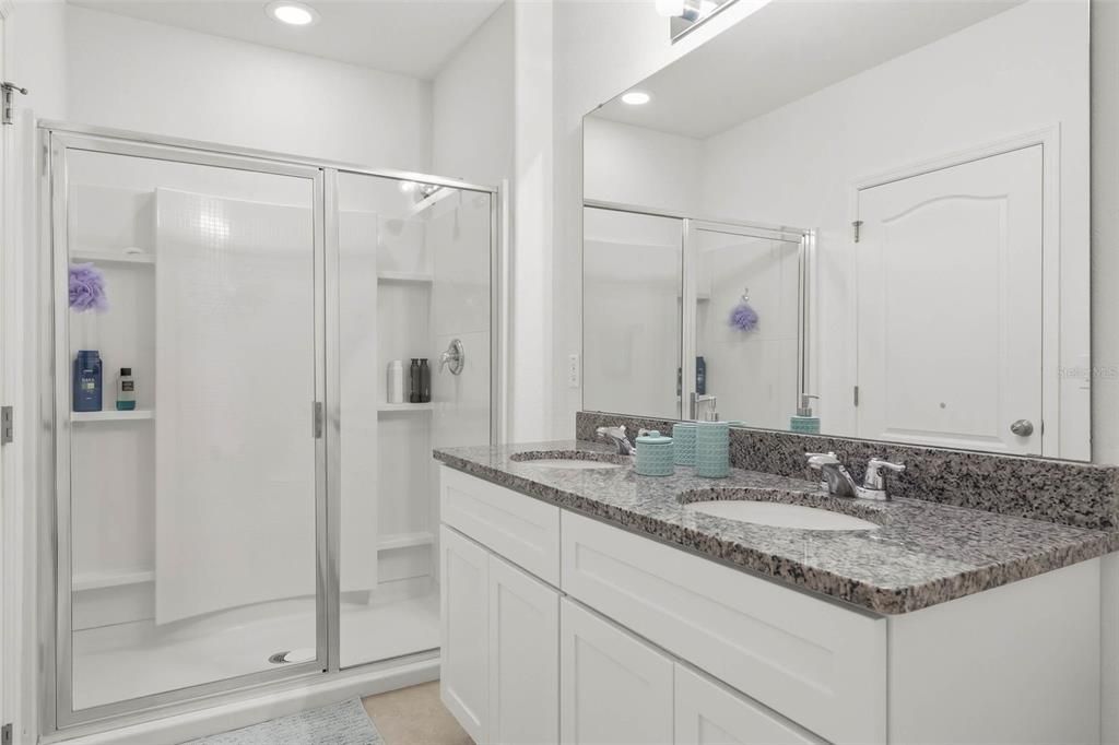 En Venta: $409,900 (5 camas, 5 baños, 2460 Pies cuadrados)