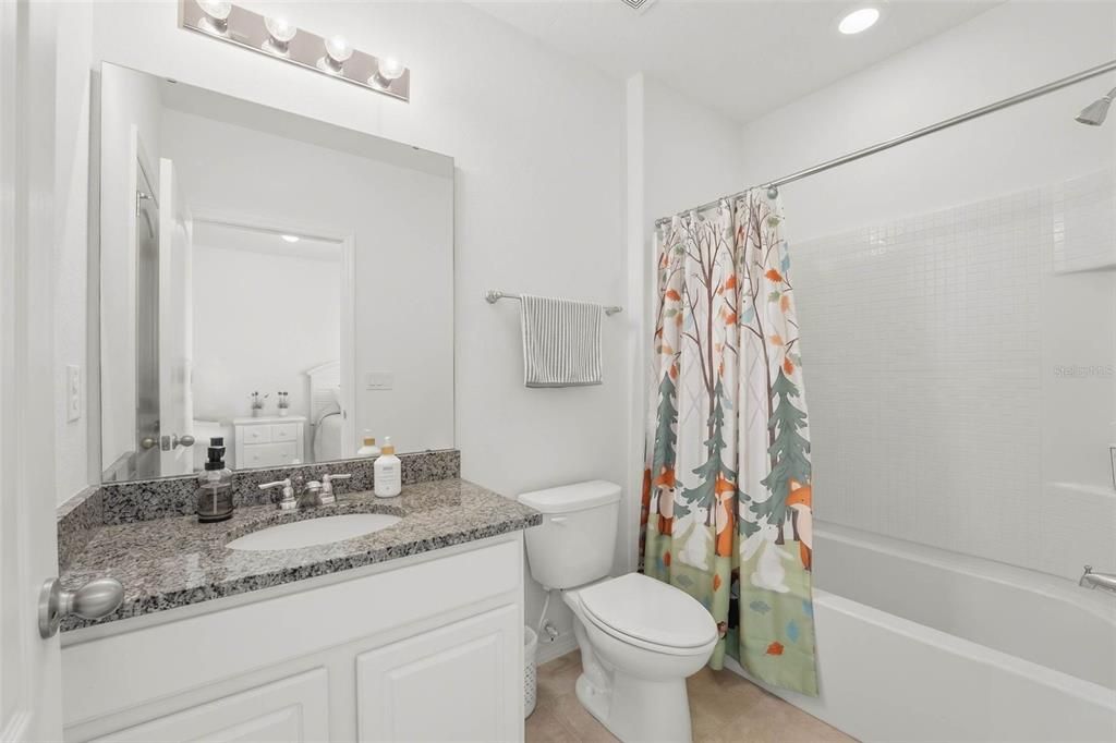 En Venta: $409,900 (5 camas, 5 baños, 2460 Pies cuadrados)