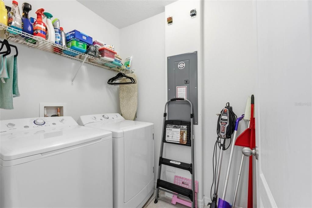 En Venta: $409,900 (5 camas, 5 baños, 2460 Pies cuadrados)