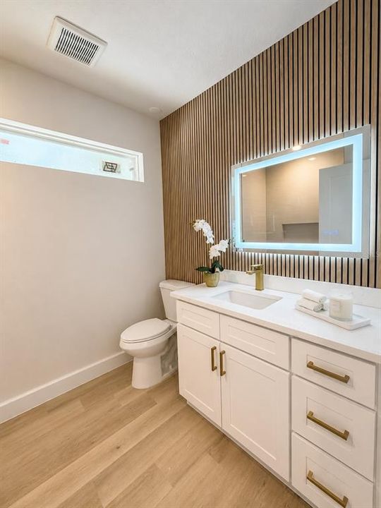 На продажу: $329,900 (4 спален, 2 ванн, 1863 Квадратных фут)