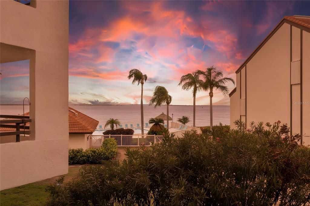 En Venta: $439,000 (2 camas, 2 baños, 1040 Pies cuadrados)
