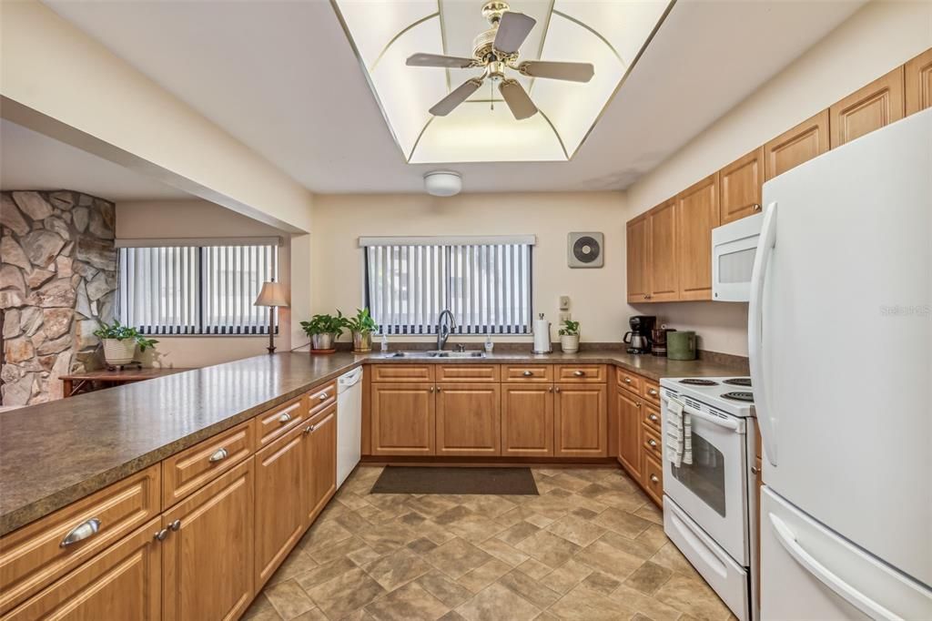 En Venta: $439,000 (2 camas, 2 baños, 1040 Pies cuadrados)