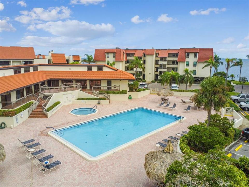 En Venta: $439,000 (2 camas, 2 baños, 1040 Pies cuadrados)