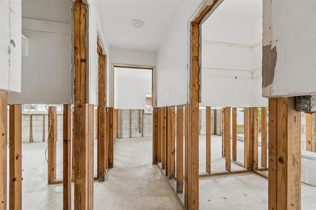 Activo con contrato: $347,000 (4 camas, 2 baños, 2291 Pies cuadrados)