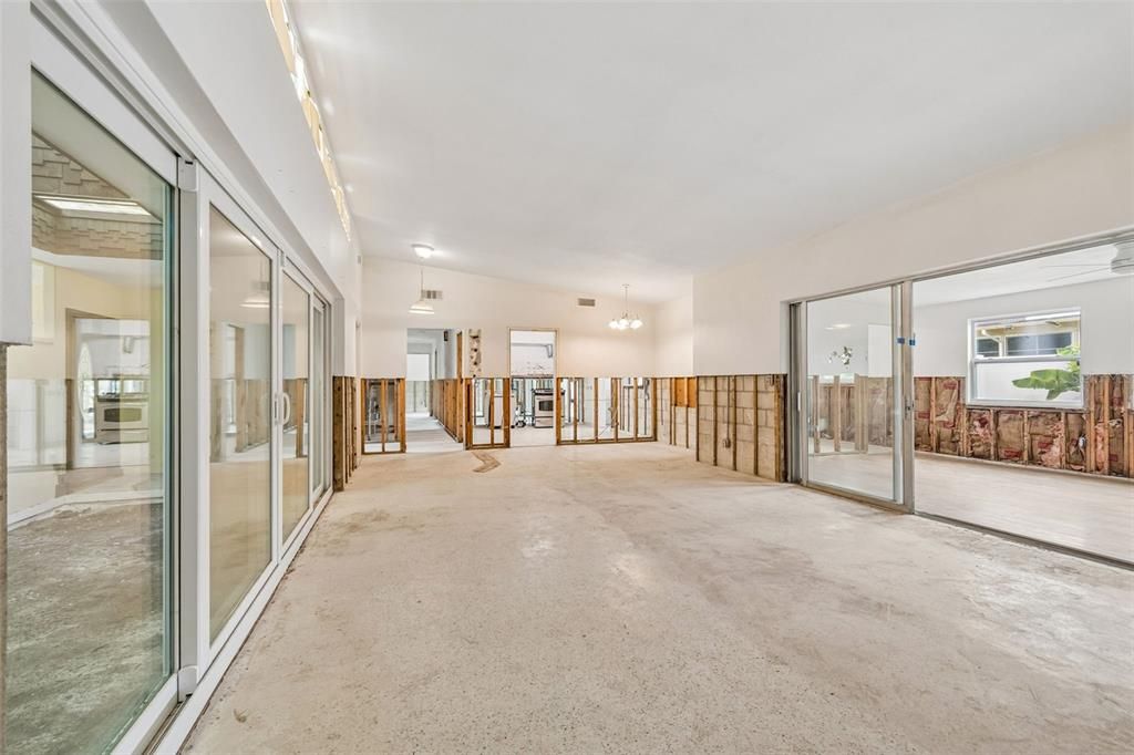 Activo con contrato: $347,000 (4 camas, 2 baños, 2291 Pies cuadrados)