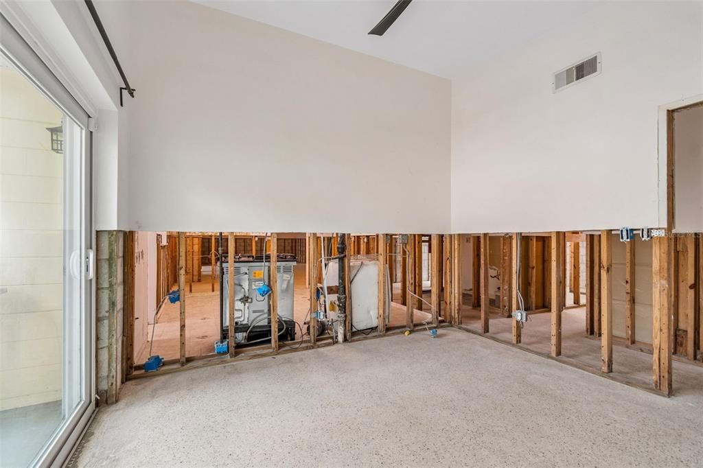 Activo con contrato: $347,000 (4 camas, 2 baños, 2291 Pies cuadrados)