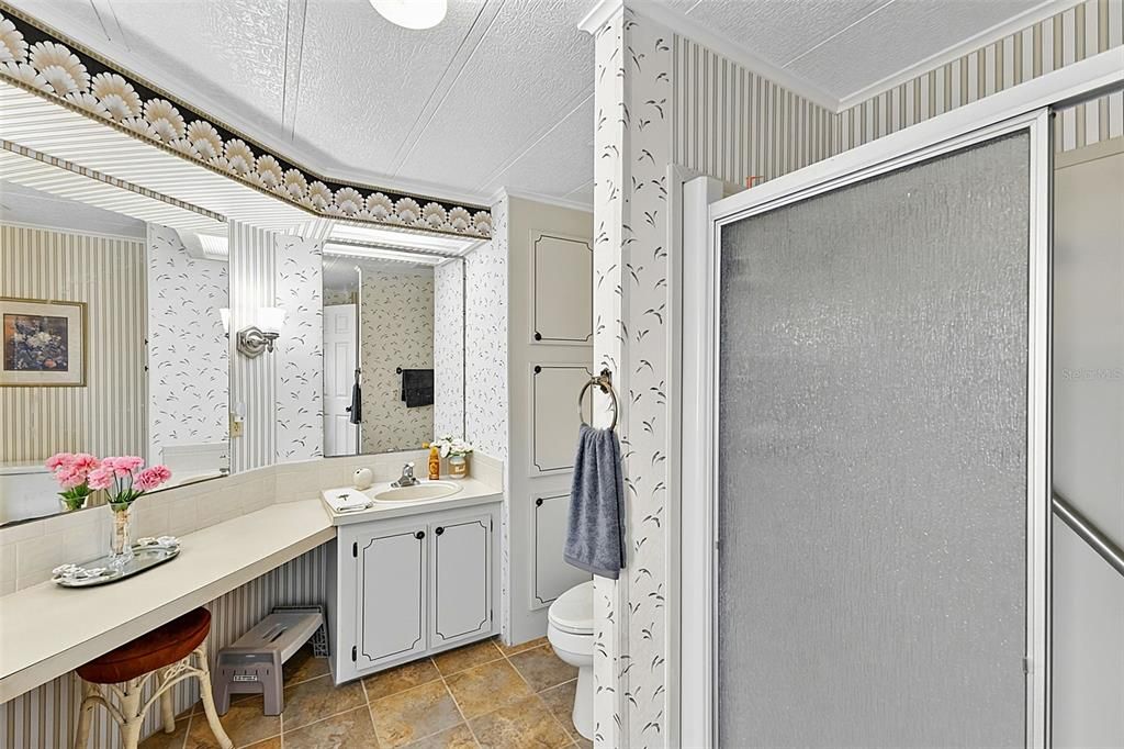 На продажу: $159,900 (2 спален, 2 ванн, 1572 Квадратных фут)