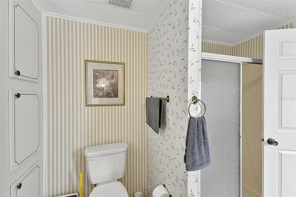 На продажу: $159,900 (2 спален, 2 ванн, 1572 Квадратных фут)