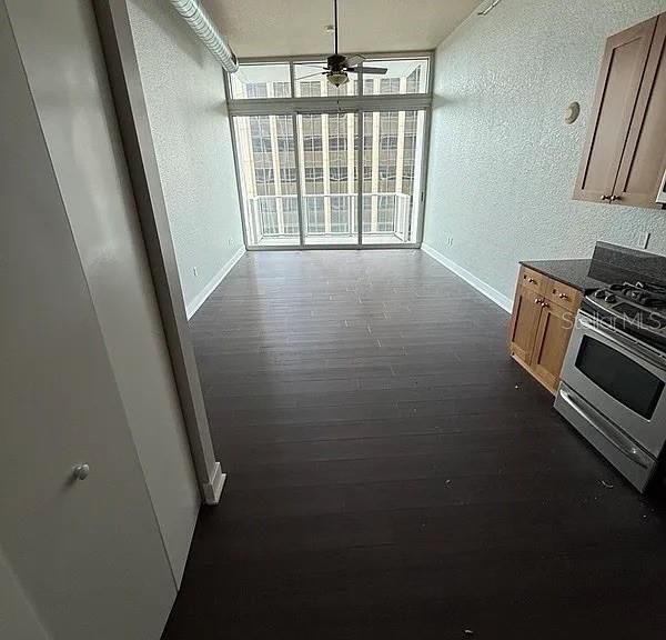 В аренду: $1,900 (1 спален, 1 ванн, 650 Квадратных фут)