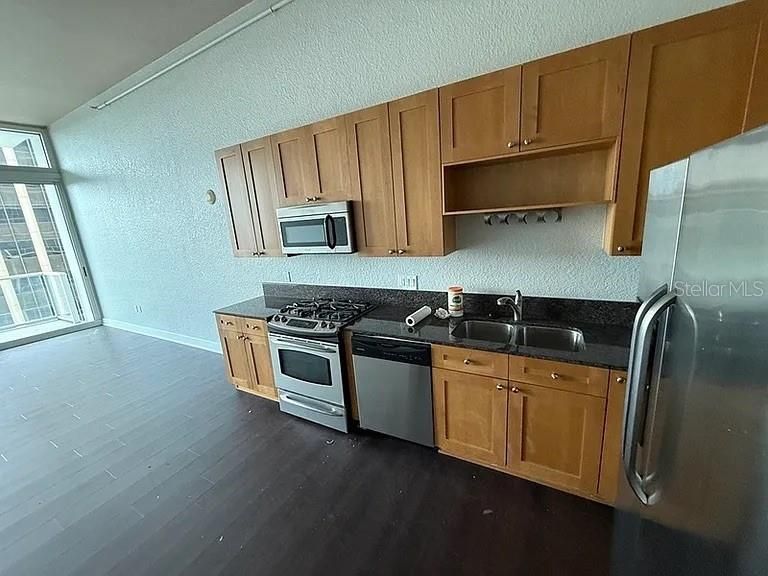 В аренду: $1,900 (1 спален, 1 ванн, 650 Квадратных фут)