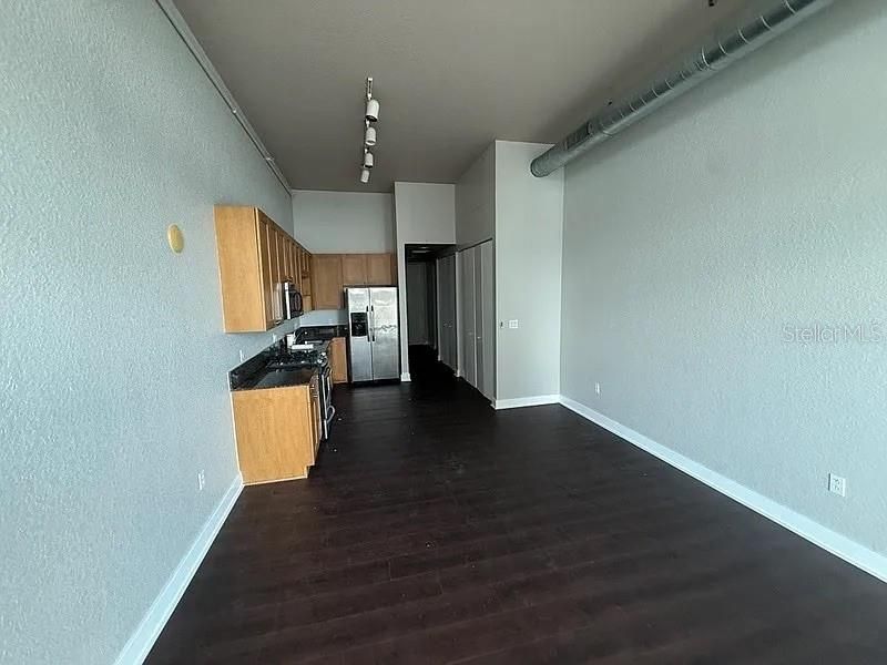 В аренду: $1,900 (1 спален, 1 ванн, 650 Квадратных фут)
