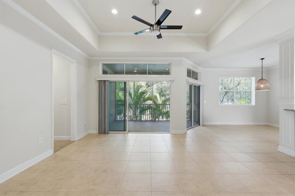 En Venta: $420,000 (2 camas, 2 baños, 2009 Pies cuadrados)
