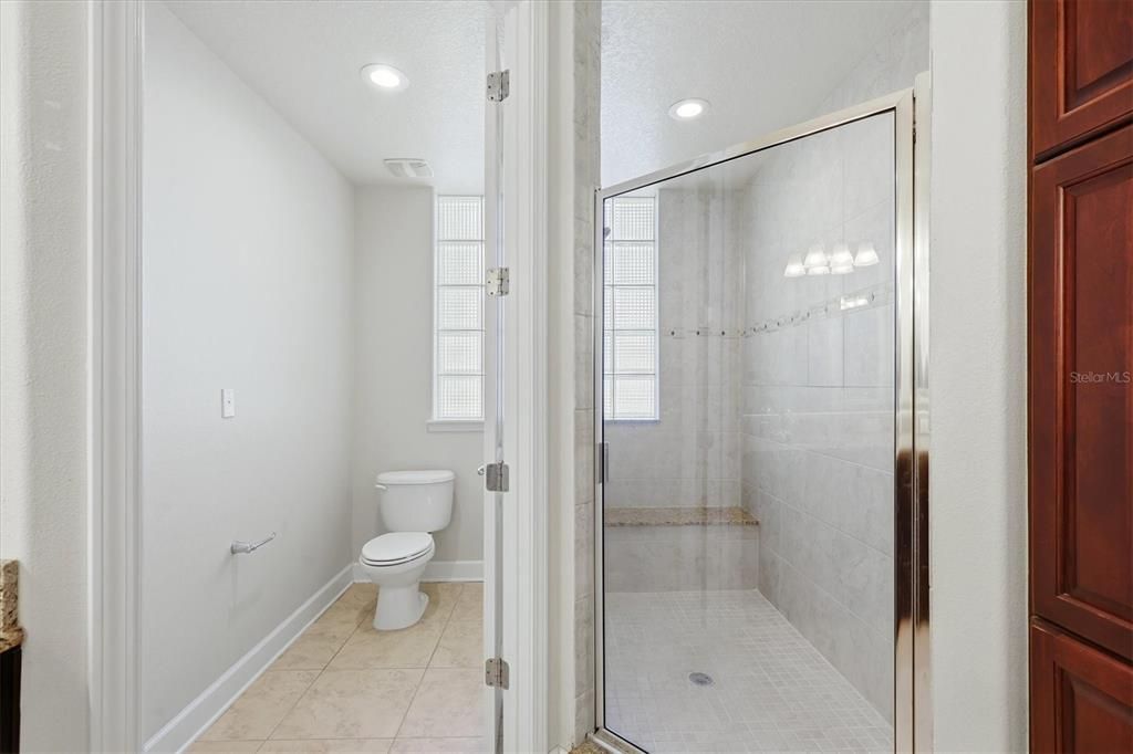 En Venta: $420,000 (2 camas, 2 baños, 2009 Pies cuadrados)