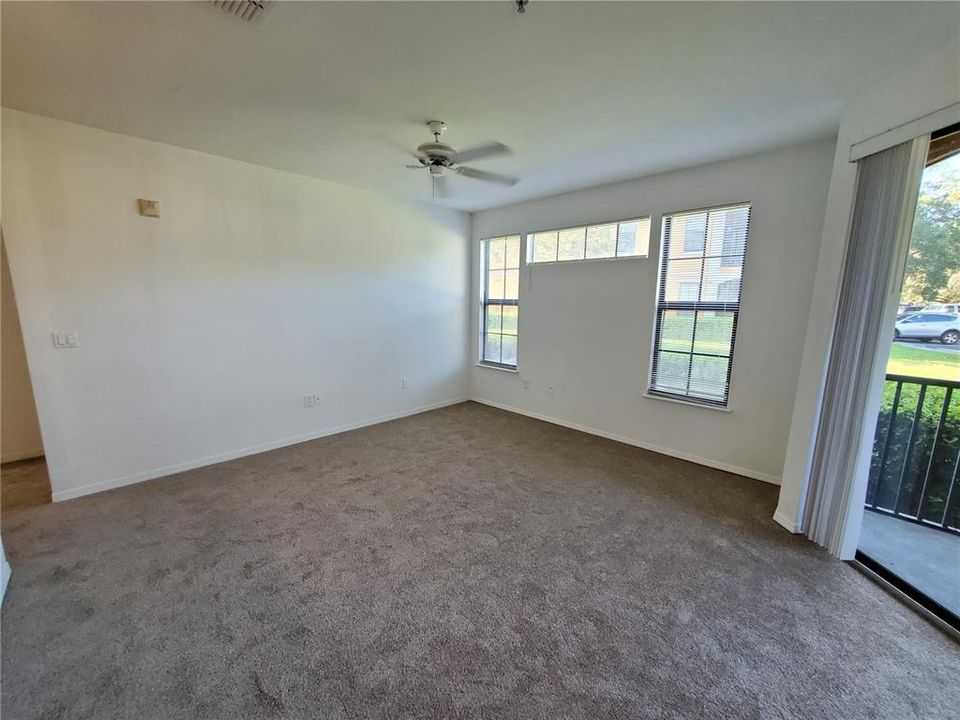 For Rent: $1,450 (1 beds, 1 baths, 768 Square Feet)