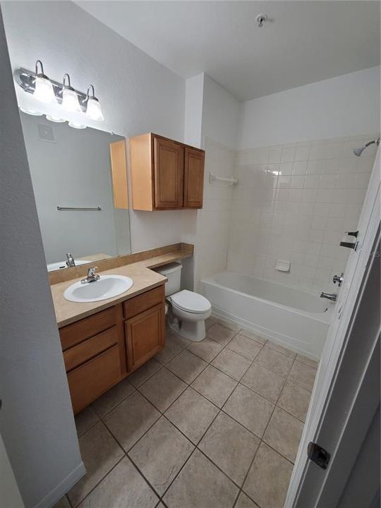 For Rent: $1,450 (1 beds, 1 baths, 768 Square Feet)