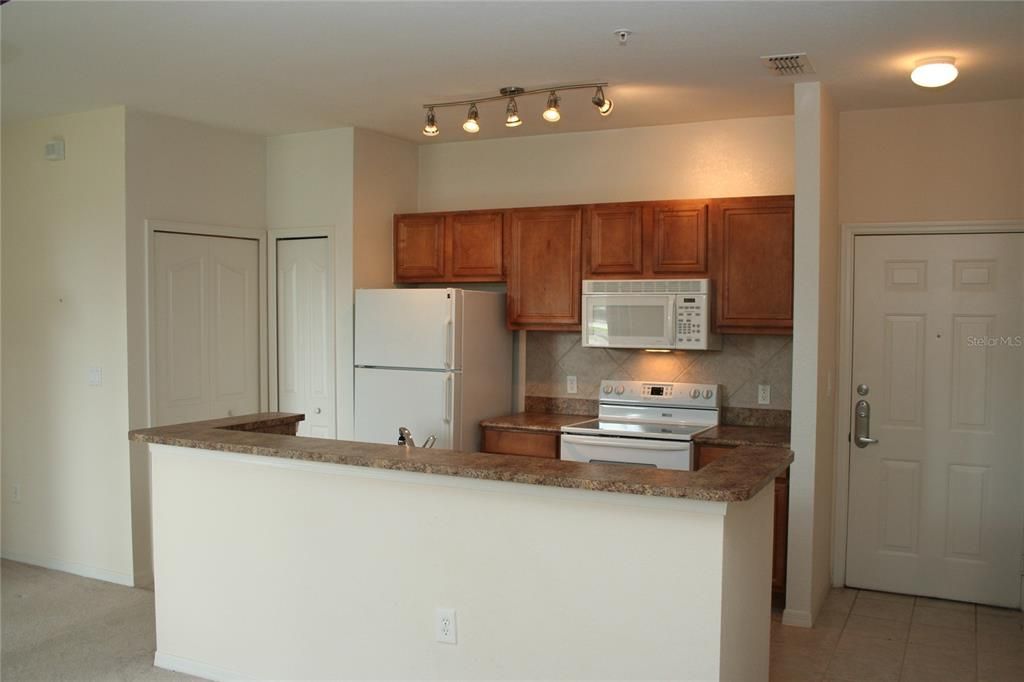 For Rent: $1,450 (1 beds, 1 baths, 768 Square Feet)