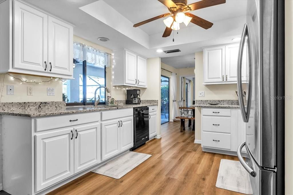 En Venta: $425,000 (3 camas, 2 baños, 2030 Pies cuadrados)