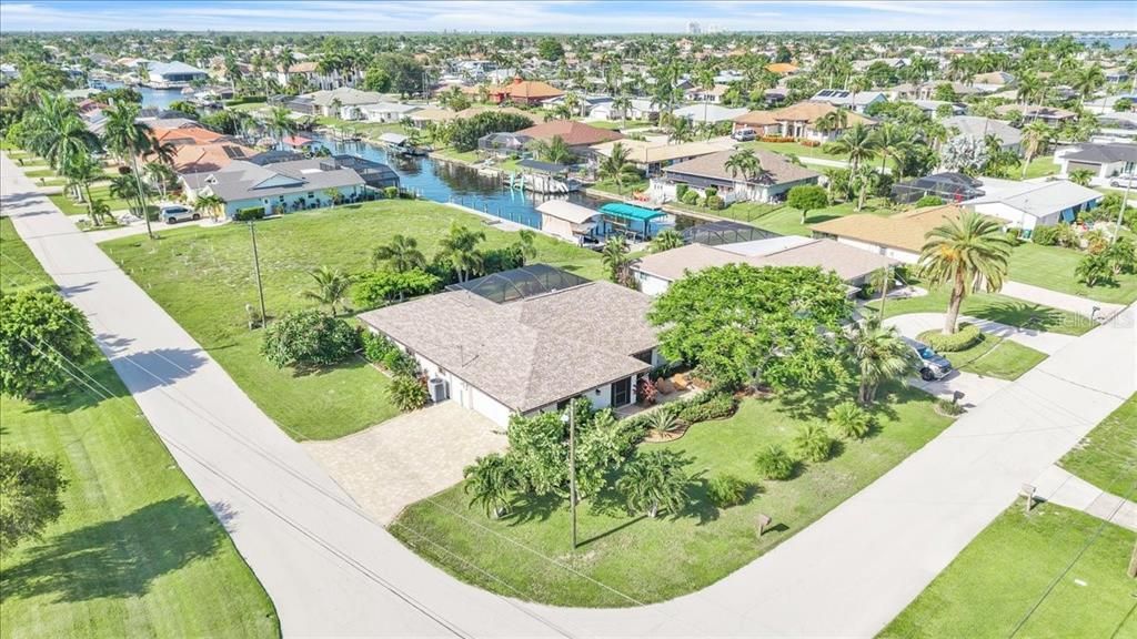En Venta: $425,000 (3 camas, 2 baños, 2030 Pies cuadrados)