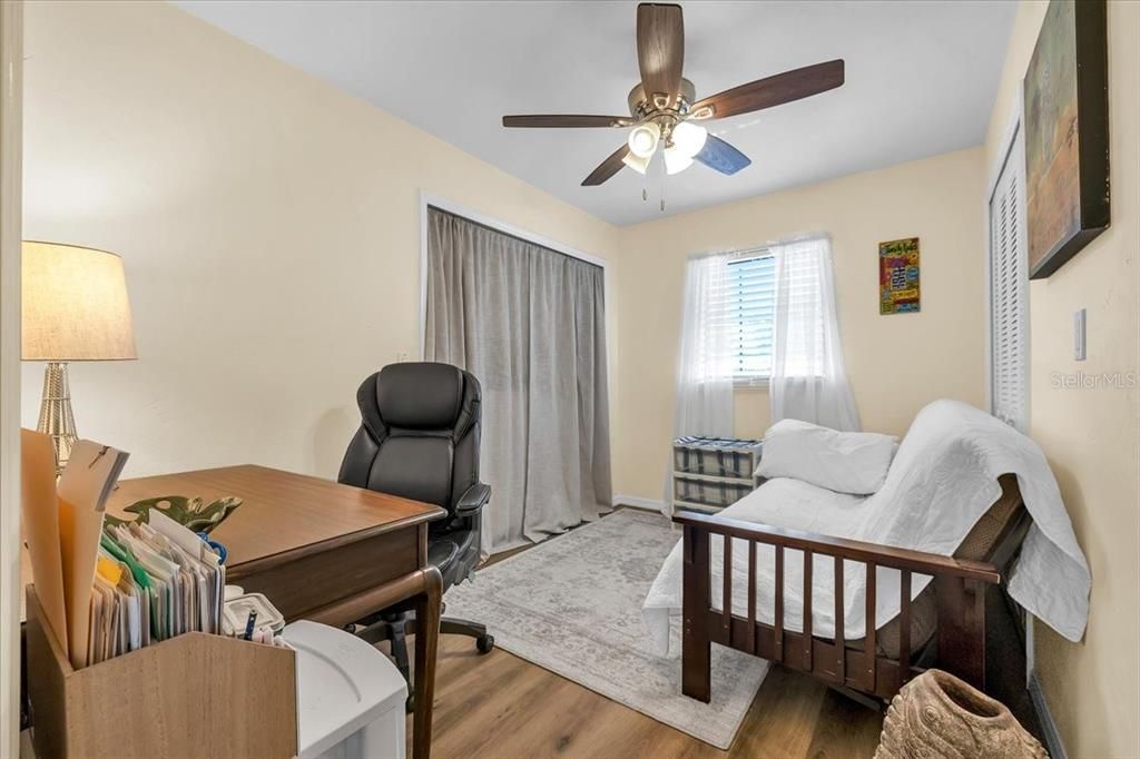 En Venta: $425,000 (3 camas, 2 baños, 2030 Pies cuadrados)