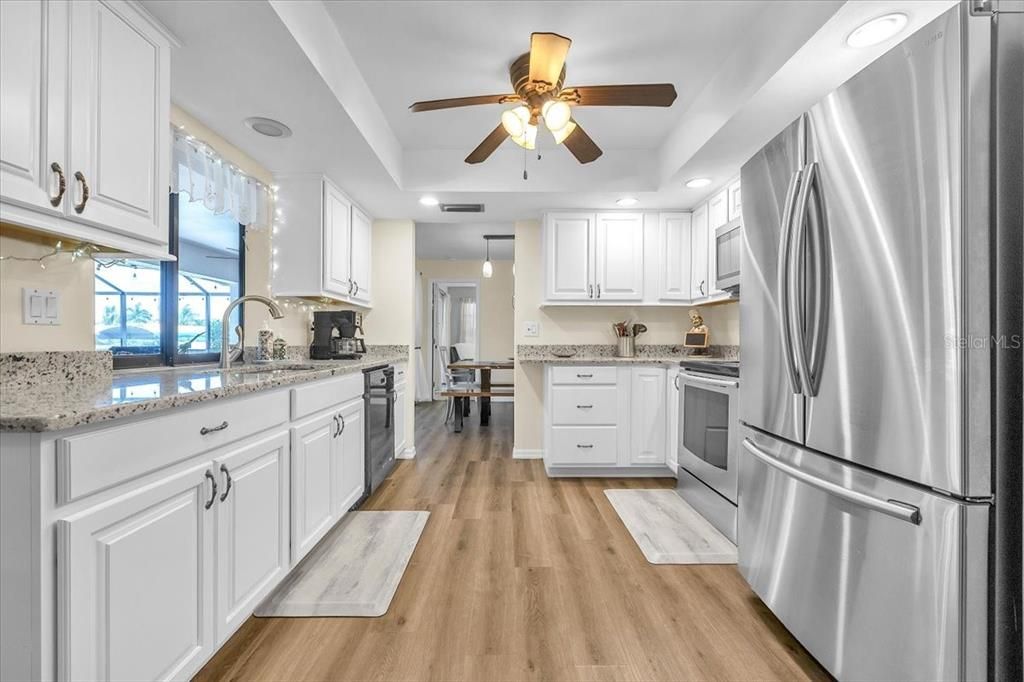 En Venta: $425,000 (3 camas, 2 baños, 2030 Pies cuadrados)