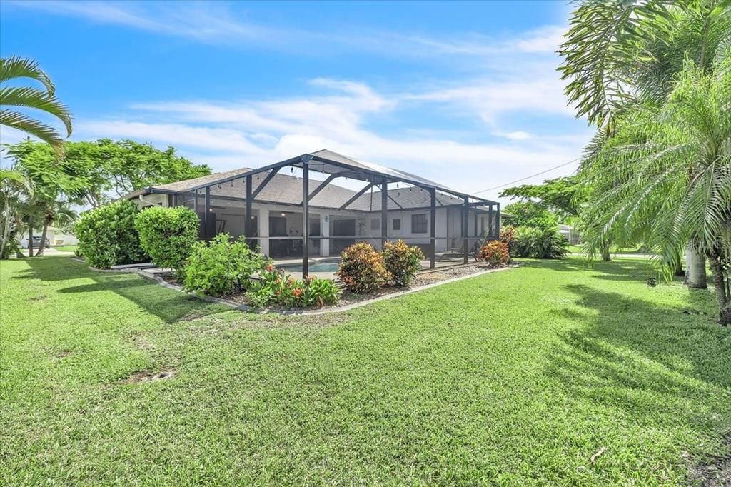 En Venta: $425,000 (3 camas, 2 baños, 2030 Pies cuadrados)