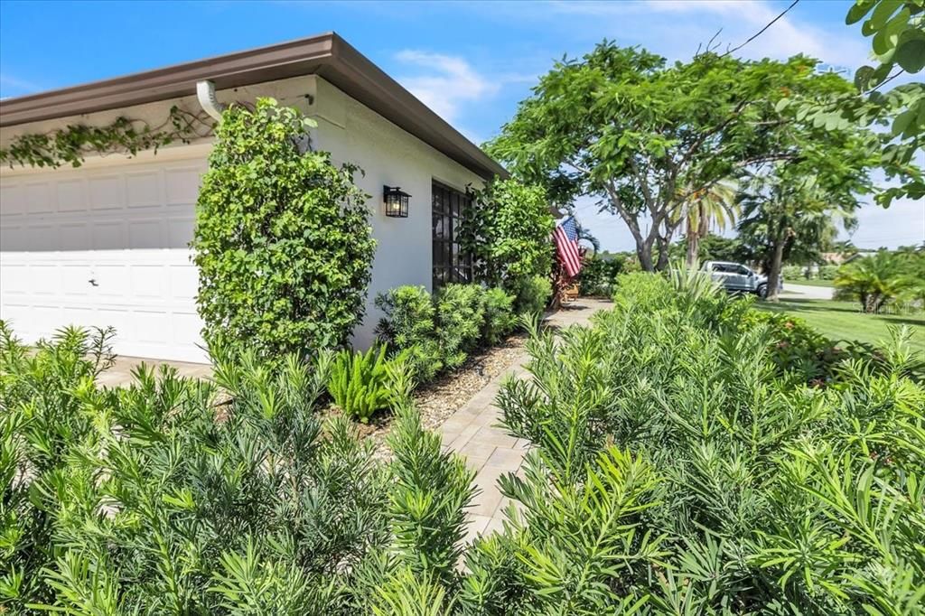 En Venta: $425,000 (3 camas, 2 baños, 2030 Pies cuadrados)