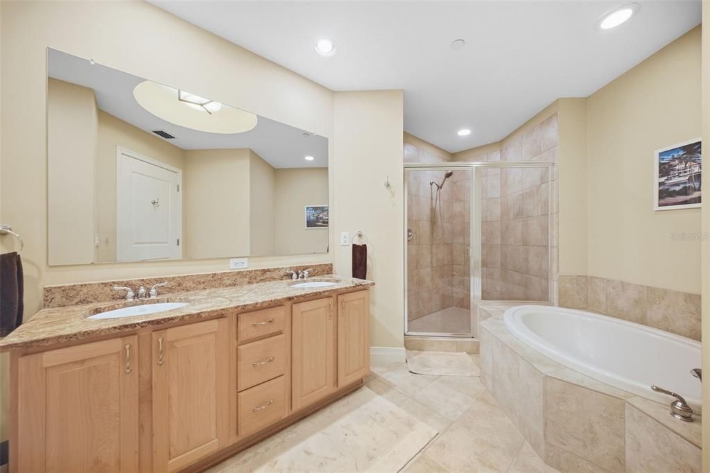 En Venta: $800,000 (2 camas, 2 baños, 1269 Pies cuadrados)