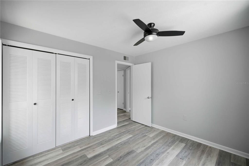 For Sale: $179,900 (2 beds, 1 baths, 1008 Square Feet)