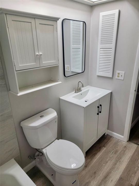 For Sale: $179,900 (2 beds, 1 baths, 1008 Square Feet)