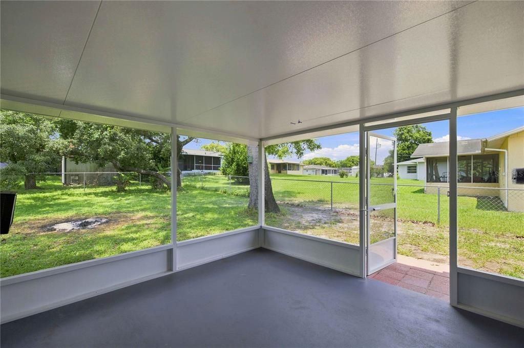 For Sale: $179,900 (2 beds, 1 baths, 1008 Square Feet)