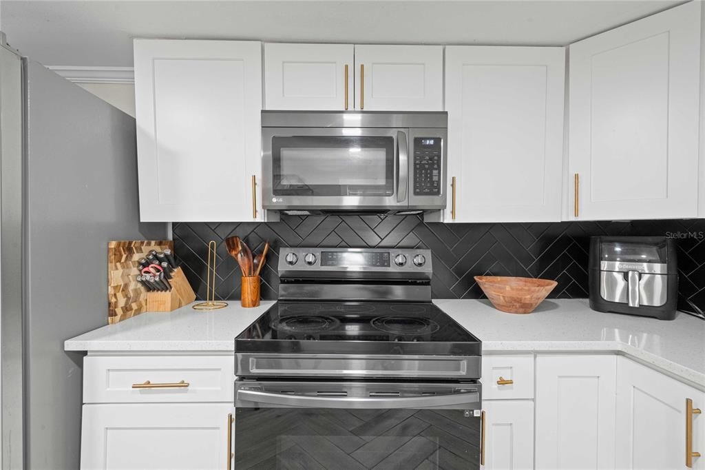For Sale: $189,900 (2 beds, 1 baths, 576 Square Feet)