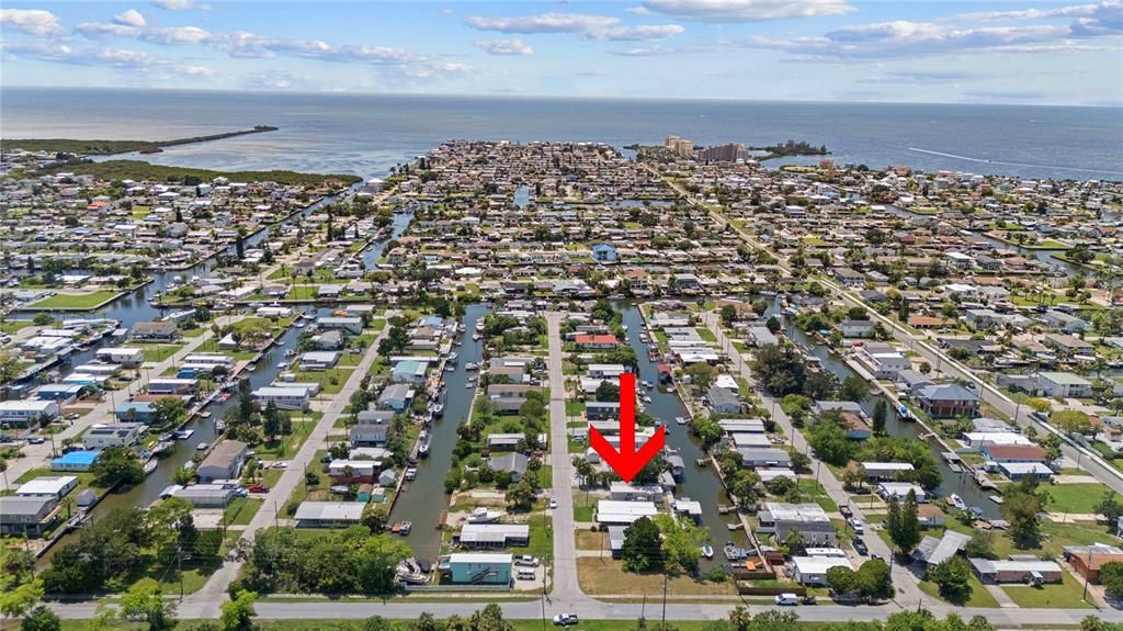 For Sale: $189,900 (2 beds, 1 baths, 576 Square Feet)