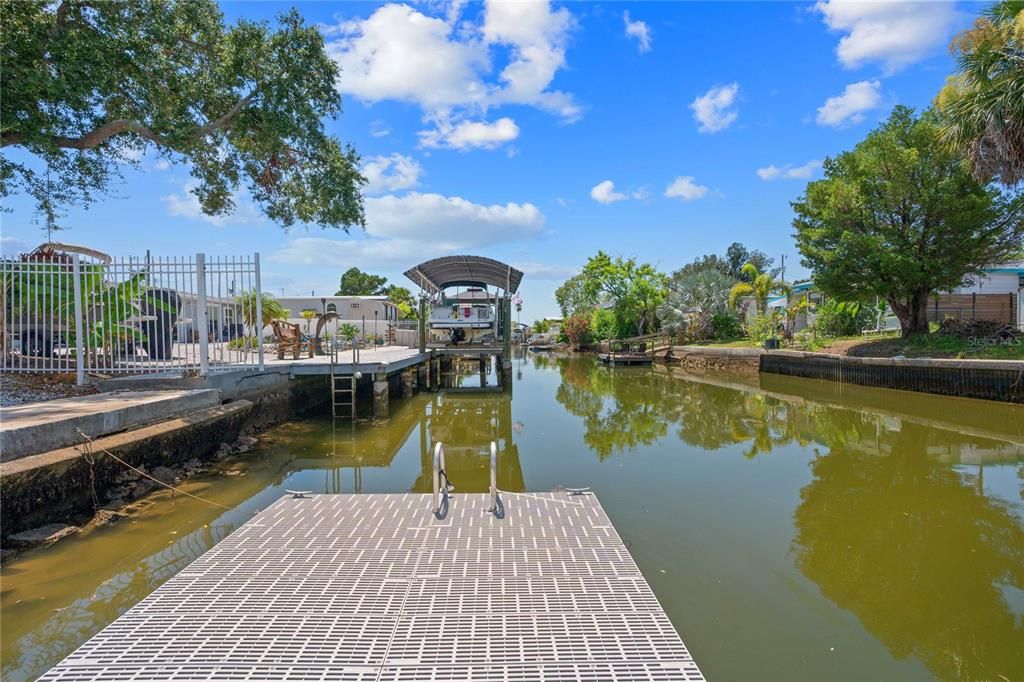 For Sale: $189,900 (2 beds, 1 baths, 576 Square Feet)
