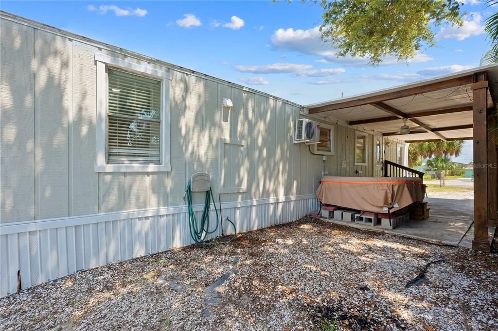 For Sale: $189,900 (2 beds, 1 baths, 576 Square Feet)