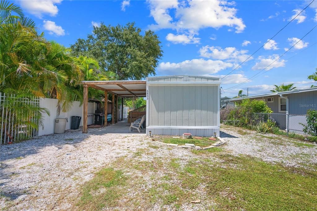 For Sale: $189,900 (2 beds, 1 baths, 576 Square Feet)