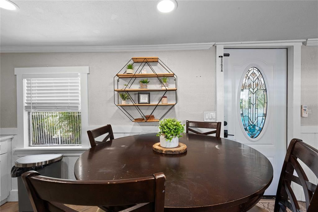 For Sale: $189,900 (2 beds, 1 baths, 576 Square Feet)