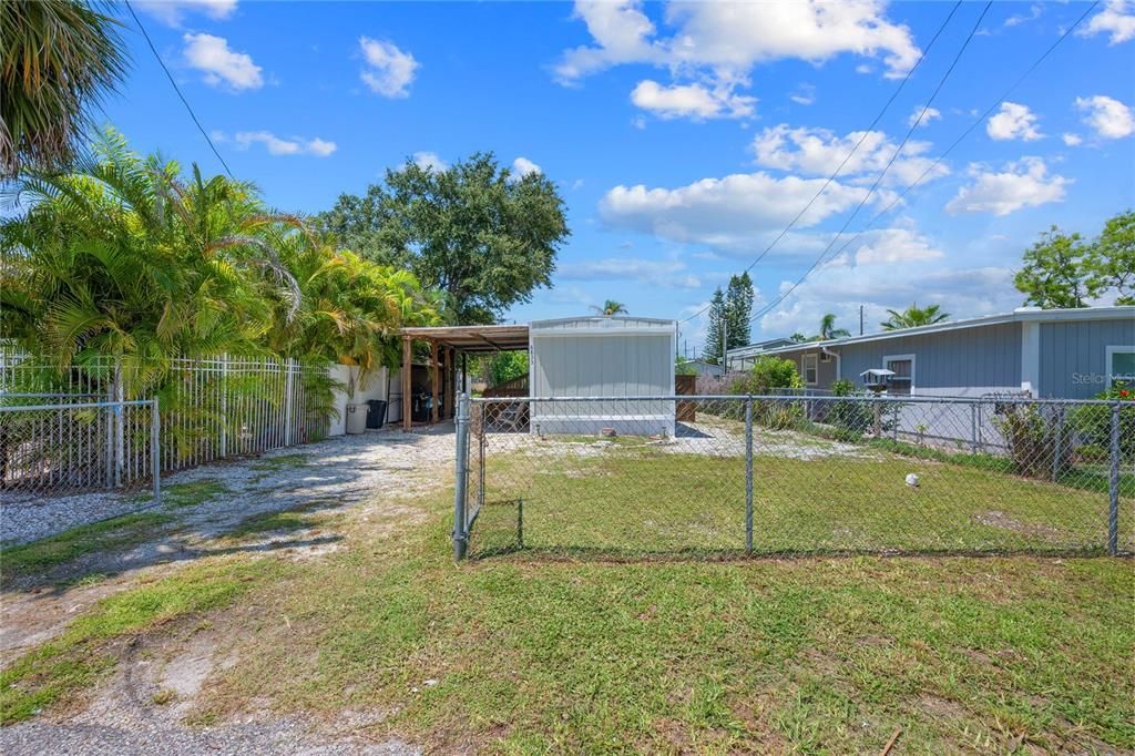 For Sale: $189,900 (2 beds, 1 baths, 576 Square Feet)