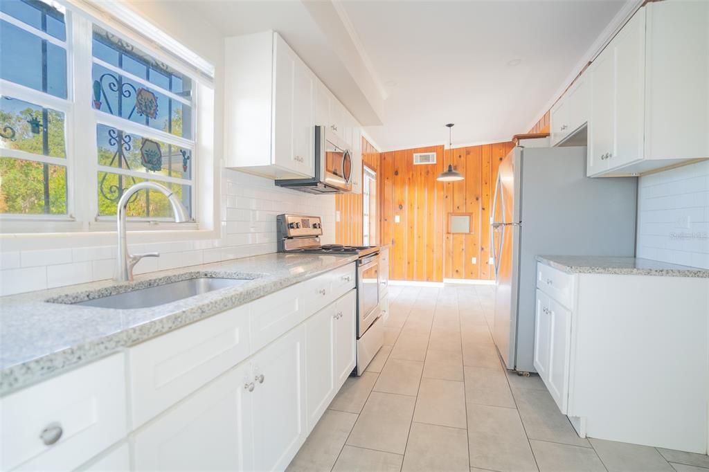В аренду: $1,690 (2 спален, 1 ванн, 1152 Квадратных фут)
