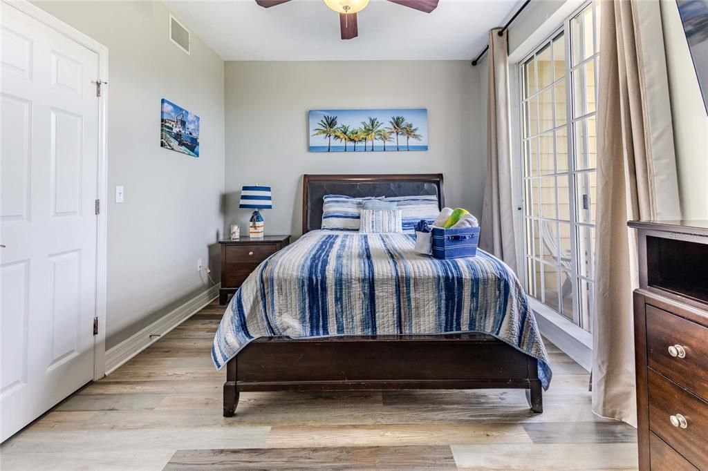 На продажу: $445,000 (3 спален, 3 ванн, 1417 Квадратных фут)