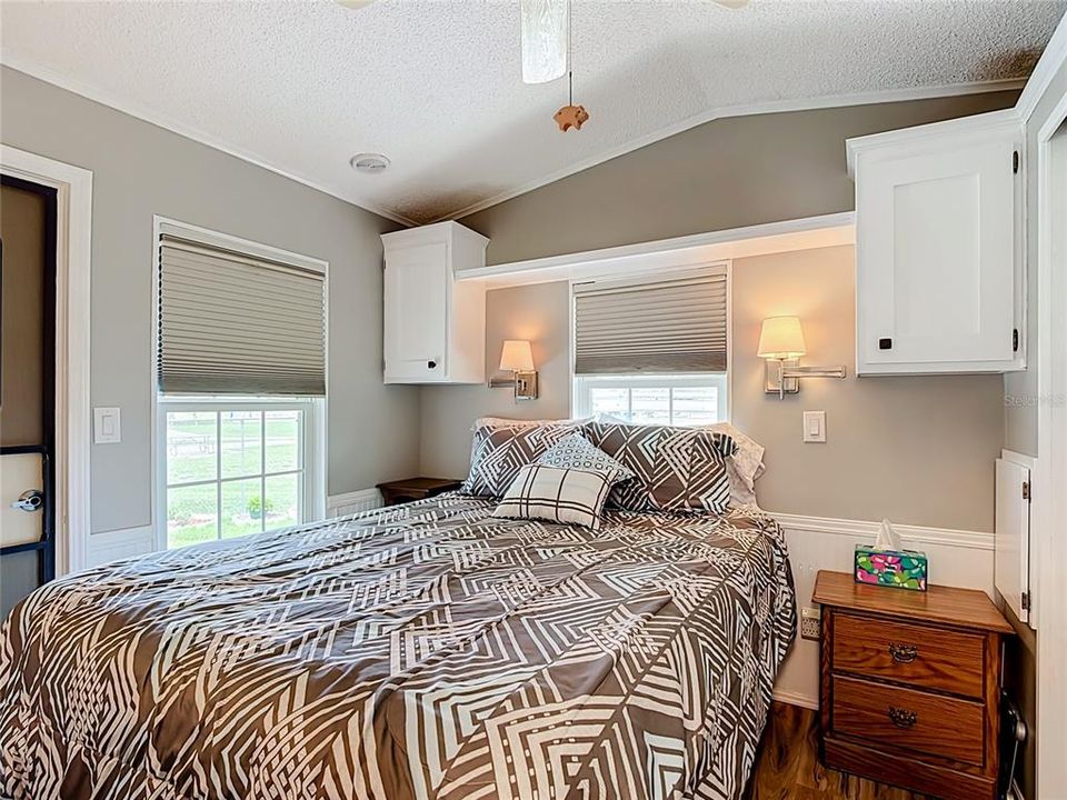 For Sale: $124,900 (1 beds, 1 baths, 659 Square Feet)