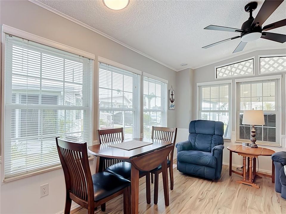 For Sale: $124,900 (1 beds, 1 baths, 659 Square Feet)