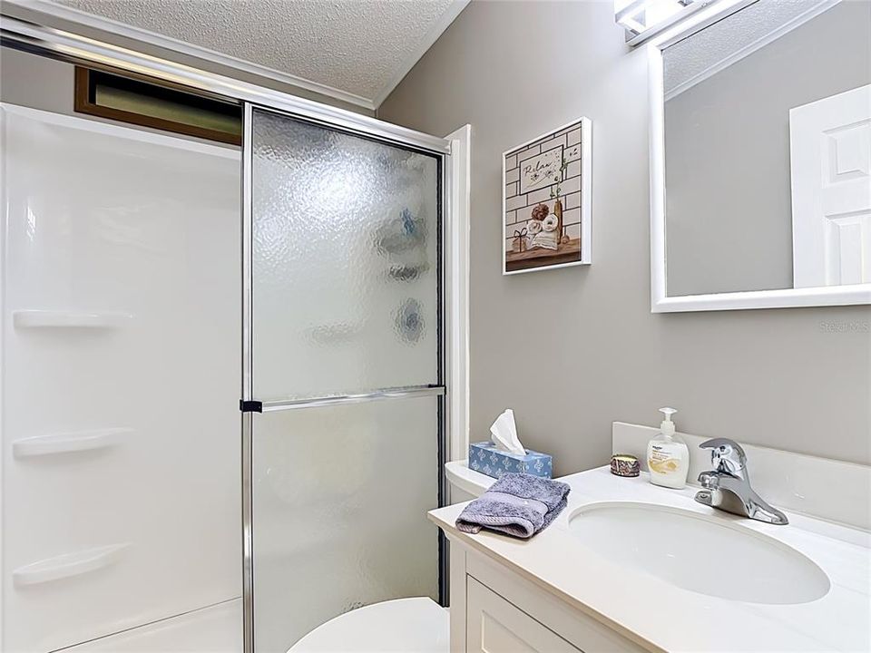 For Sale: $124,900 (1 beds, 1 baths, 659 Square Feet)